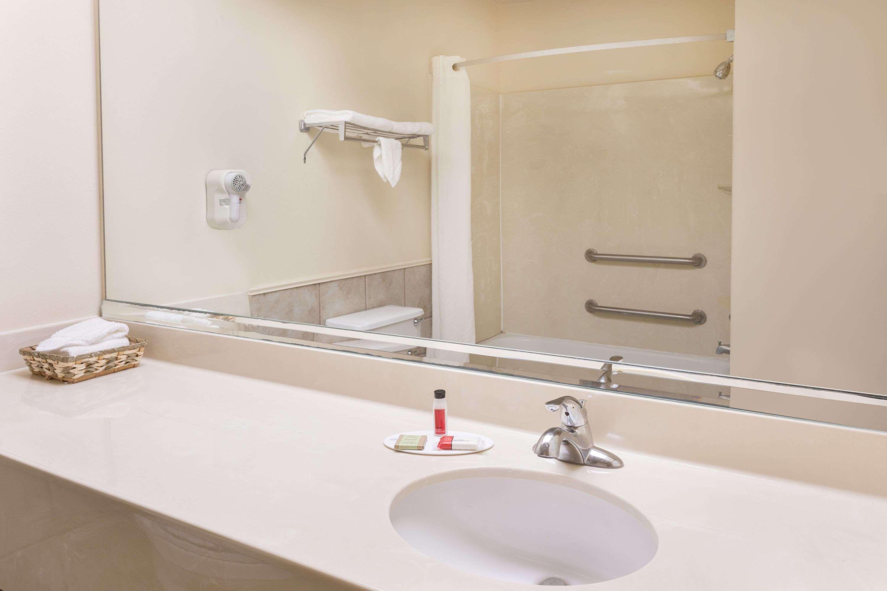Super 8 By Wyndham Duson Lafayette West Area Motel Bagian luar foto